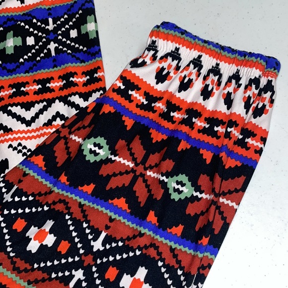 J & K Snowflake Leggings - Picture 2 of 7